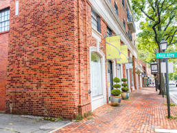 123 N Washington Street