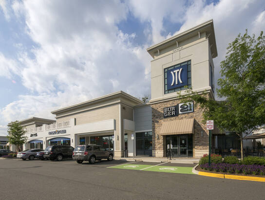 Nokes Plaza at Dulles Town Center 