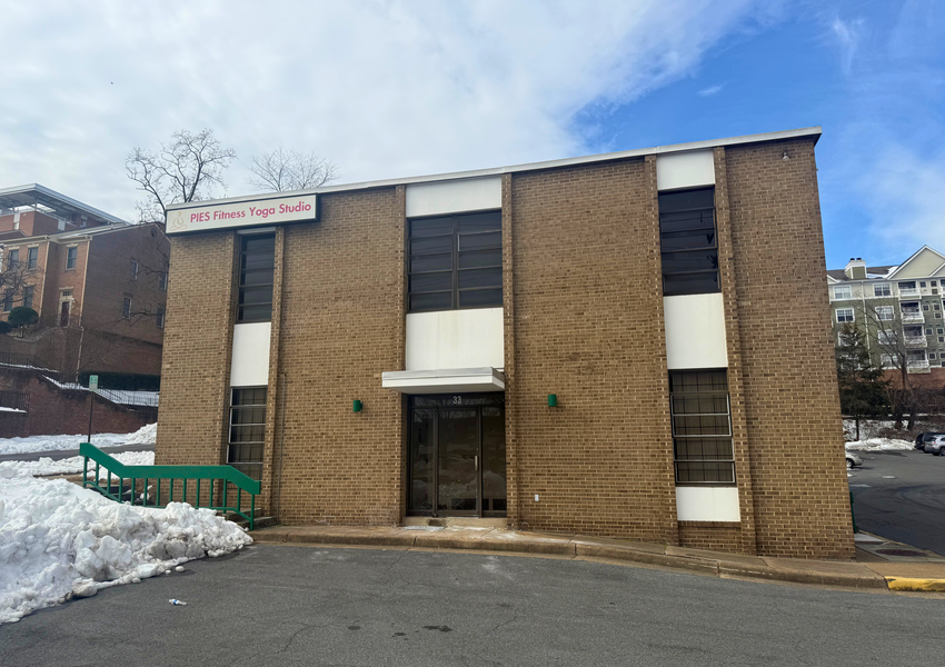 33 S Pickett Street